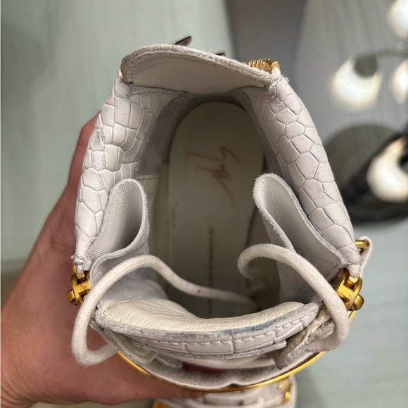 Authentic Giuseppe Zanotti Lorenz 75 TR Donna Gold and Cream High-Top Sneakers - Picture 14 of 17